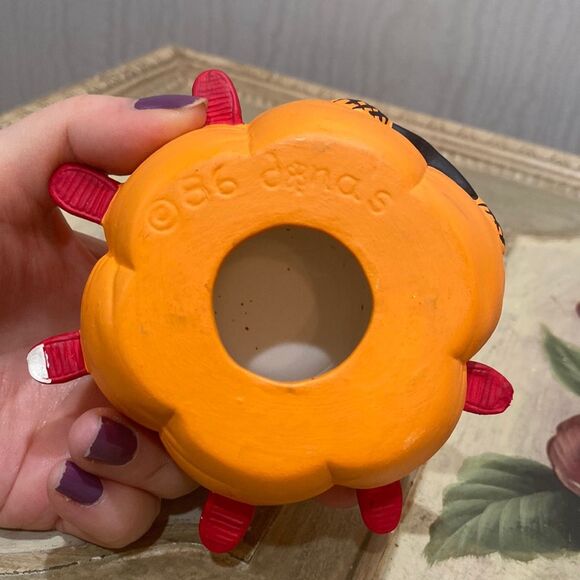 Vintage 1986 Hand Painted Jack-O’Lantern with Pom Pom Spider Friend in Sneakers - Picture 9 of 10